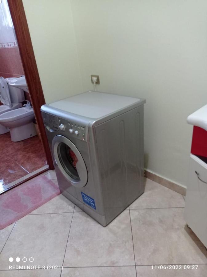 דיוויאקה Guesthouse Fatos Biti מראה חיצוני תמונה